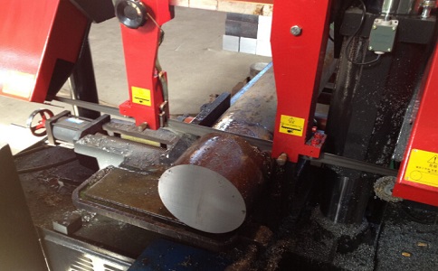 云梦卧式带锯床加工时出现明显振荡如何排查？