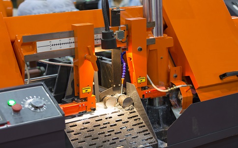 云梦龙门带锯床具备哪些优点？